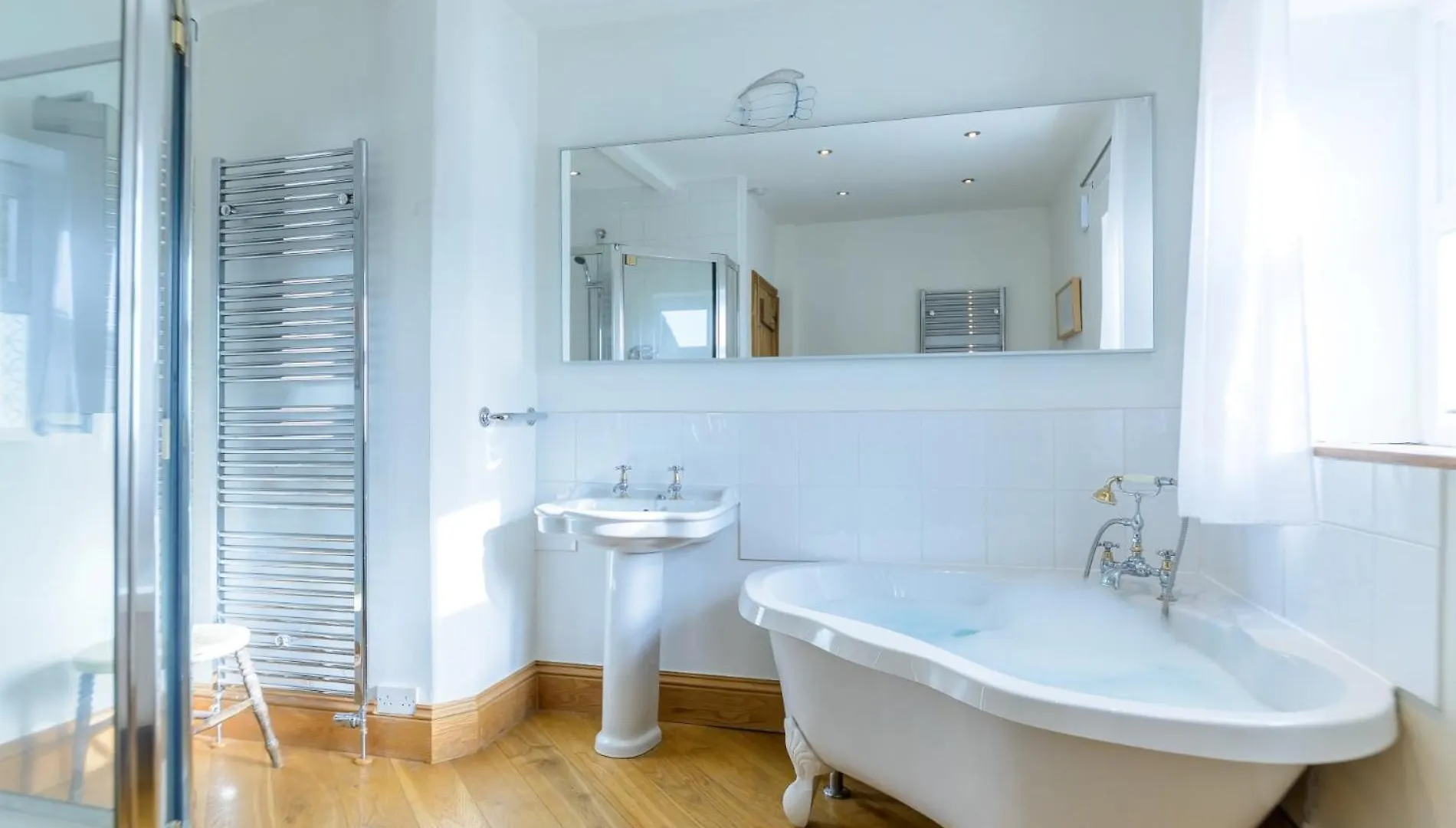 הוילה קאטריק ברידג' 6 Bed In Richmond 6Mls 52779